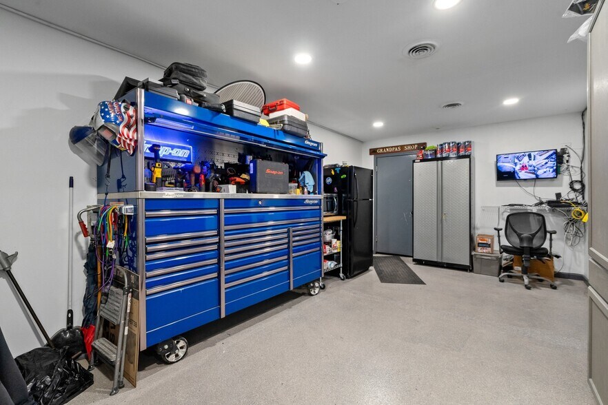 More Photos Of 5512 W 79th St, Burbank Storefront Retail Residential For Sale