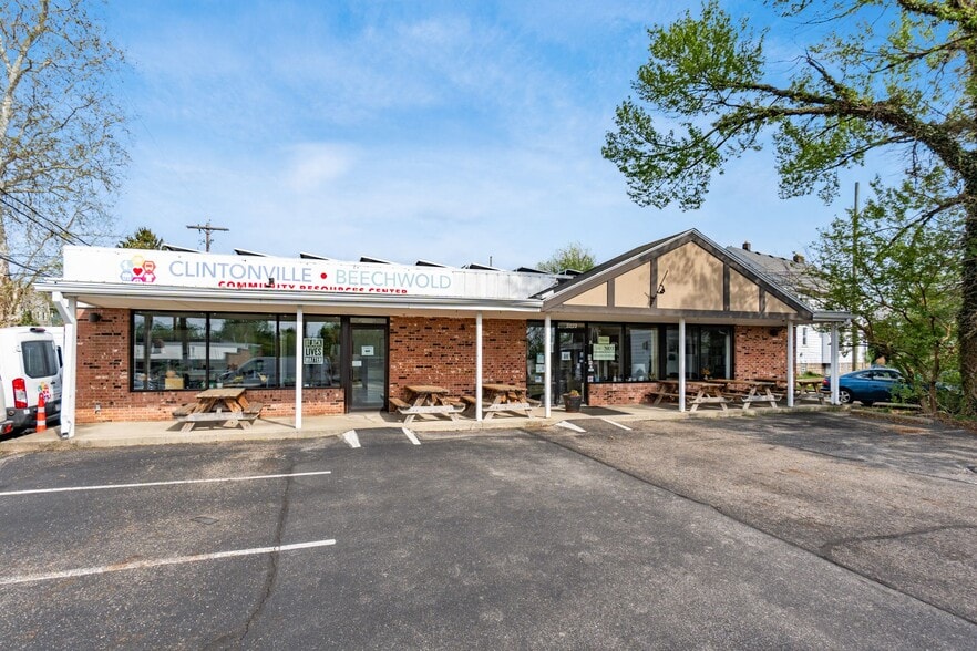 More Photos Of 3222 N High St, Columbus Office For Lease