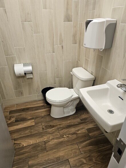 More Photos Of 3586 Nostrand Ave, Brooklyn Office For Lease