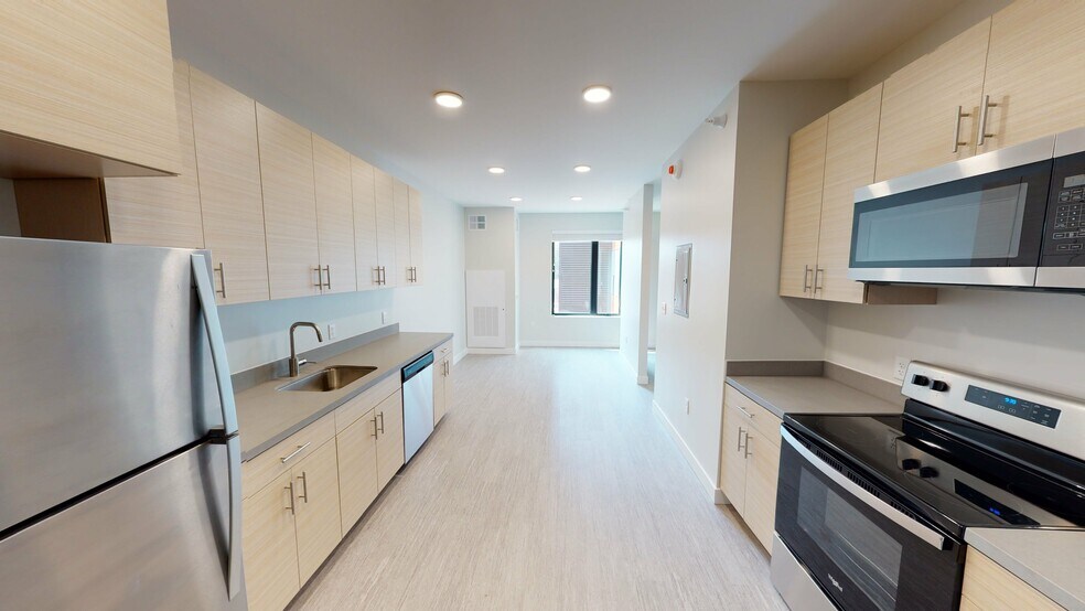 More Photos Of 2530 University Ave, Des Moines Apartments For Lease