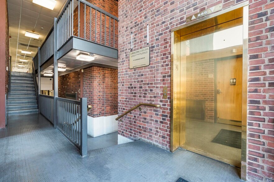 More Photos Of 385 Main St, West Haven Medical For Sale