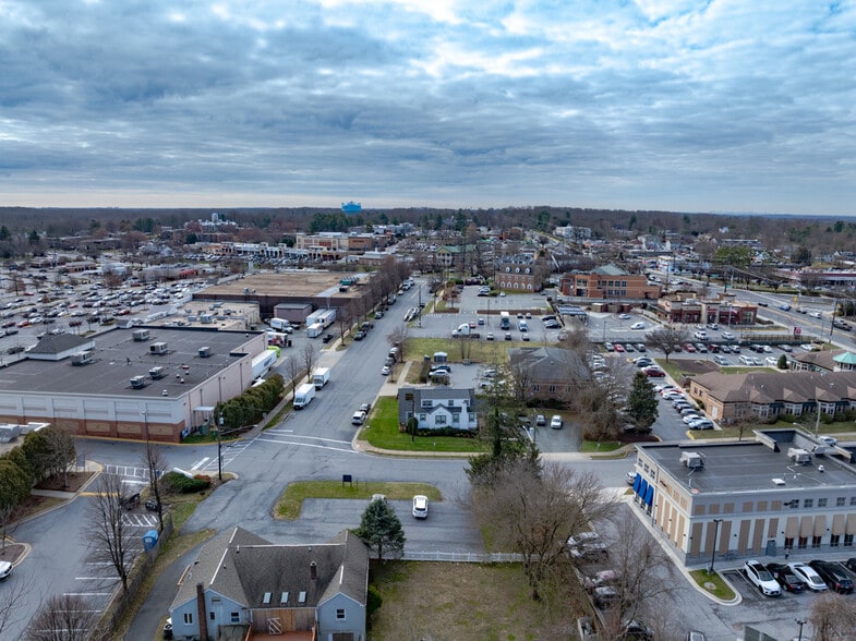 More Photos Of 18200 Hillcrest Ave, Olney Office For Sale
