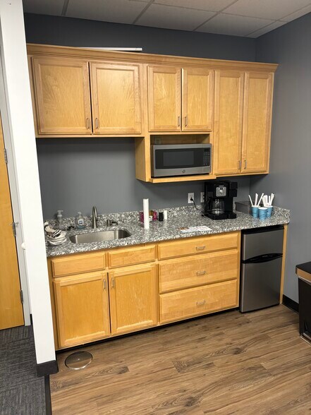More Photos Of 3464 Washington Dr, Eagan Unknown For Lease