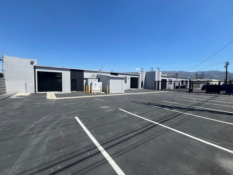 More Photos Of 3316-3318 Burton Ave, Burbank Warehouse For Sale