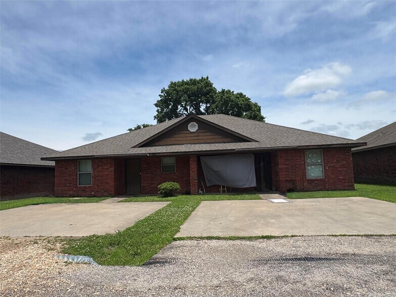 More Photos Of 4515 SE Loop 286, Paris Apartments For Sale