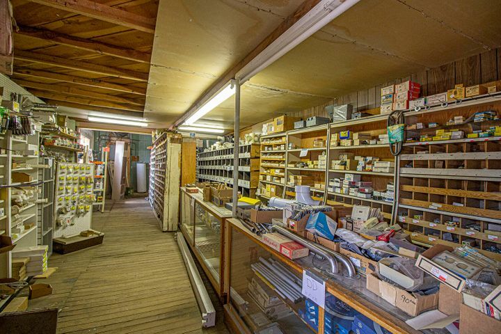 More Photos Of 155 W Main St, Aguilar Storefront Retail Office For Sale