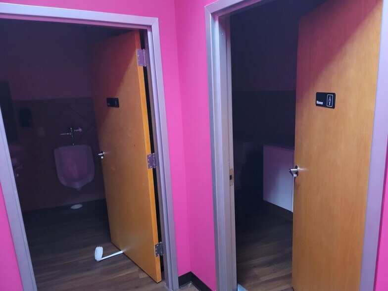 More Photos Of 6228-6238 Monticello Rd, Shawnee Freestanding For Lease