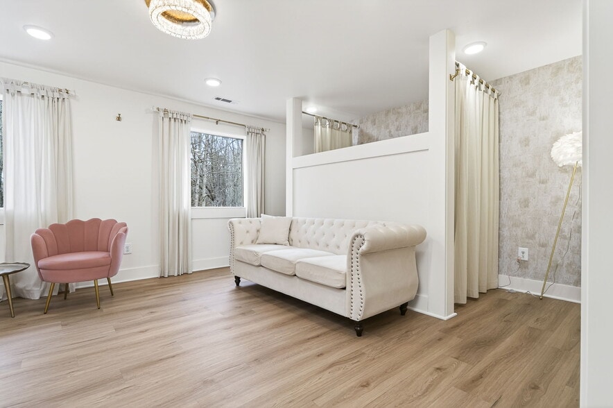 More Photos Of 1249 Gulf Rd, Spencer Golf Course Driving Range For Sale