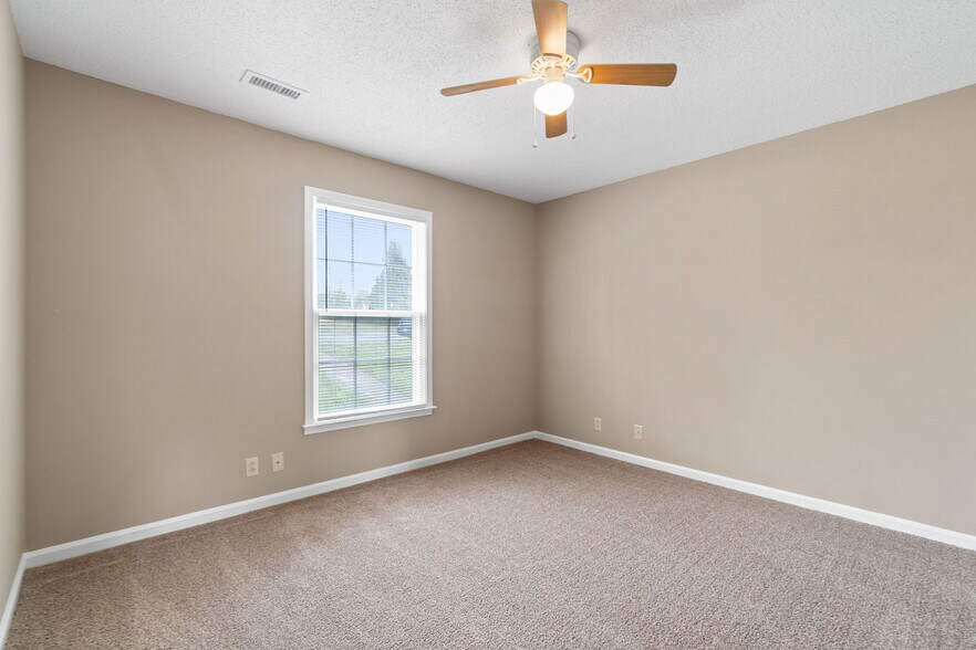 More Photos Of 279B Harrier ct, Clarksville Apartments For Sale