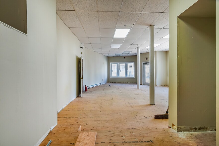 More Photos Of 639-647 County St, New Bedford Apartments For Lease