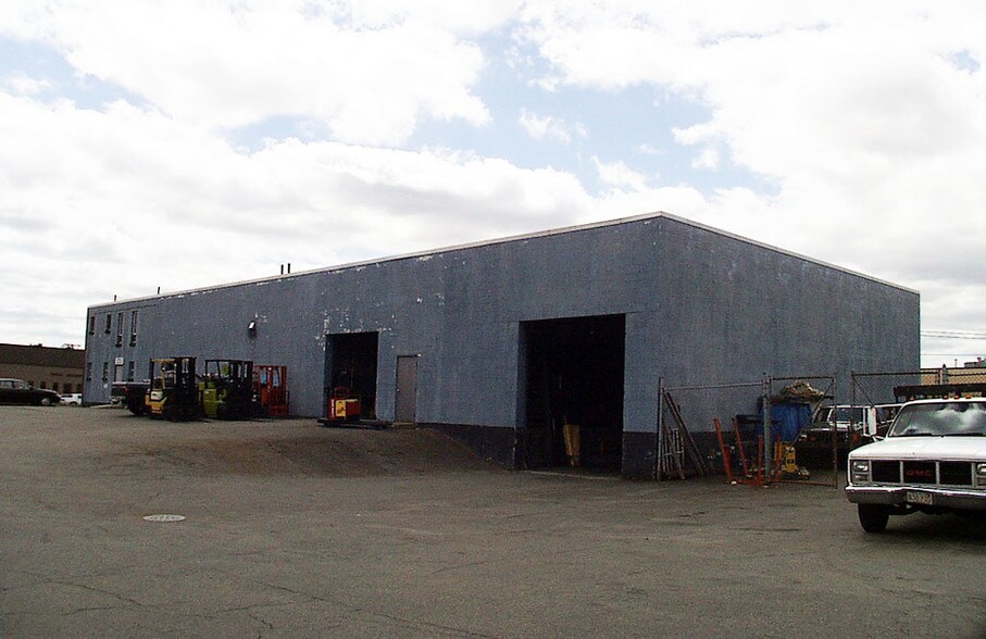 More Photos Of 10 Everberg Rd, Woburn Service For Lease