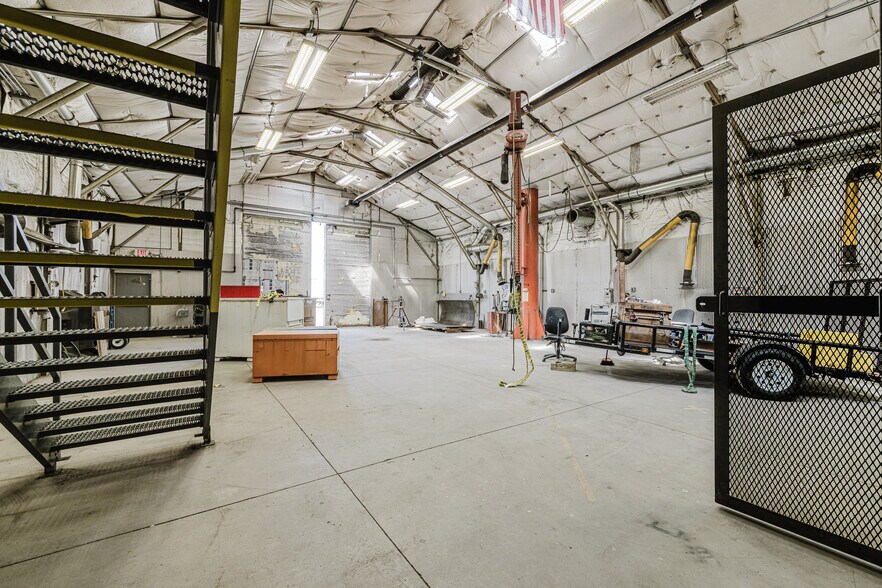 More Photos Of 824 Poplar St, Carlin Industrial For Sale