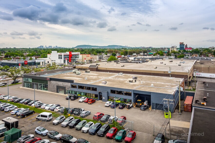 More Photos Of 4475-4477 Boul. Métropolitain E., Saint-leonard General Retail For Sale