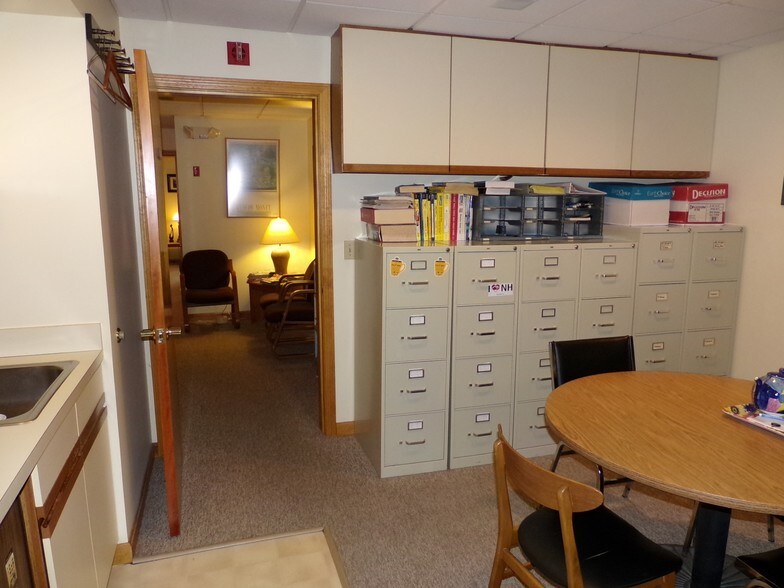 More Photos Of 401 Gilford Ave, Gilford Medical For Lease