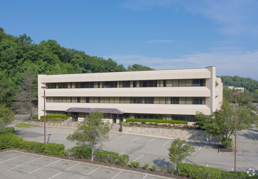 More Photos Of 301 Gibraltar Dr, Morris Plains Office For Lease
