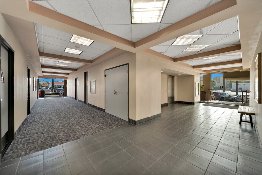 More Photos Of 9535 Reseda Blvd, Northridge Medical For Lease
