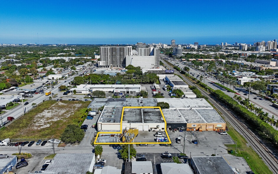 More Photos Of 2655 NE 188th St, Miami Warehouse For Lease