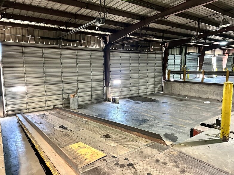 More Photos Of 3219 Nebraska Ave, Council Bluffs Truck Terminal For Lease