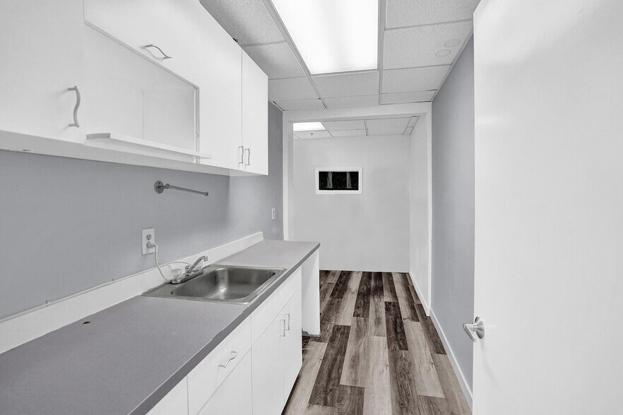 More Photos Of 2400 W Copans Rd, Pompano Beach Showroom For Lease