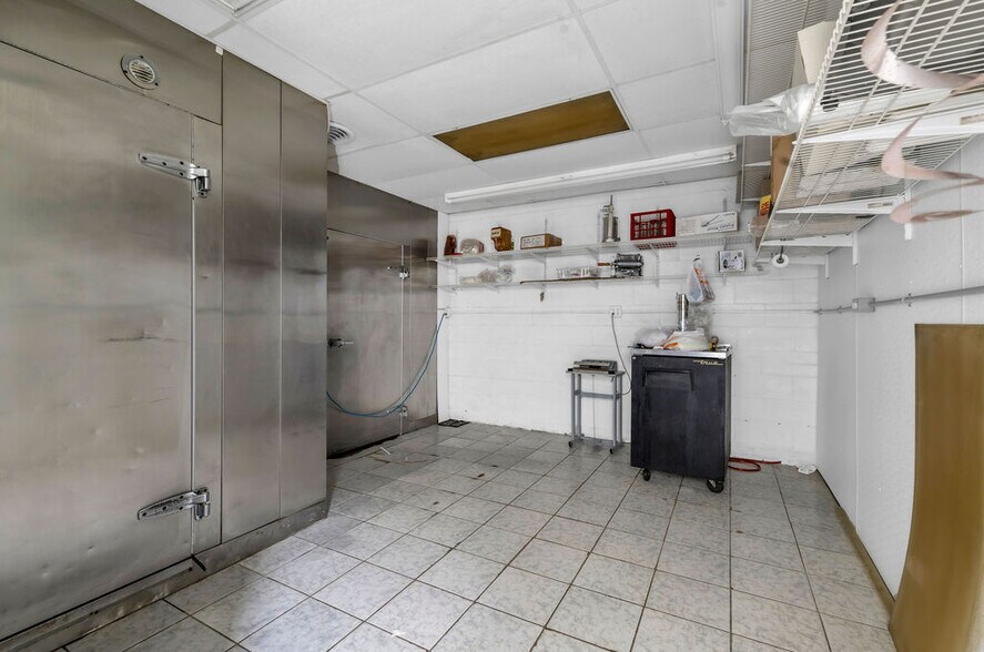 More Photos Of 3923 Covington Hwy, Decatur Food Processing For Sale
