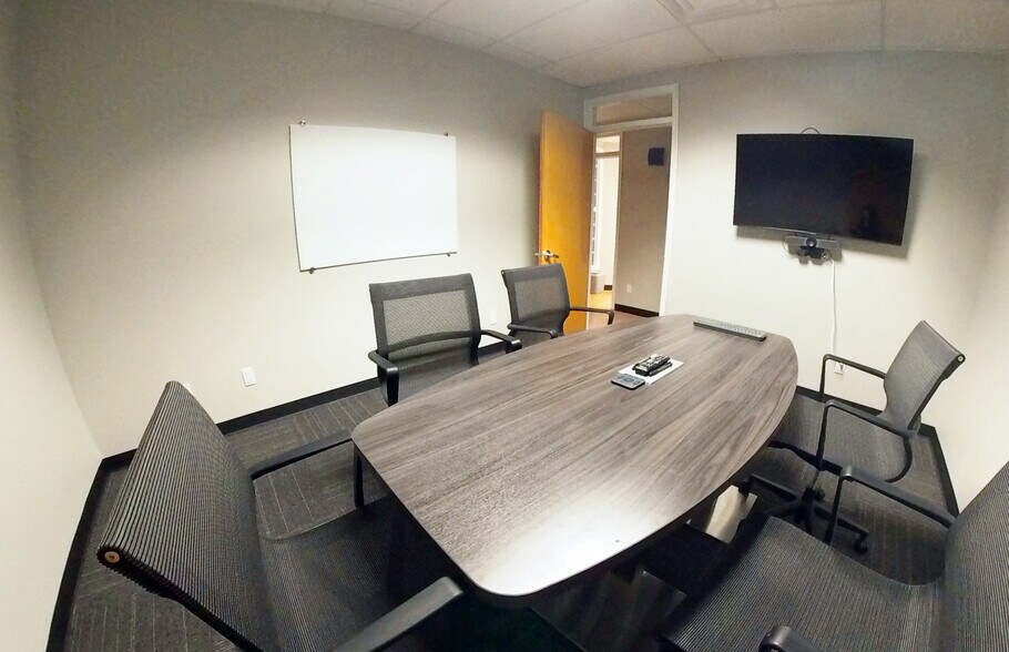 More Photos Of 9640 Commerce Dr, Carmel Unknown For Lease