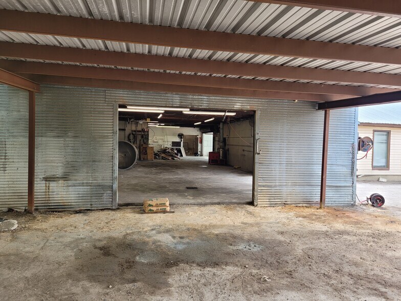 More Photos Of 4714 Nuckols Crossing Rd, Austin Warehouse For Lease