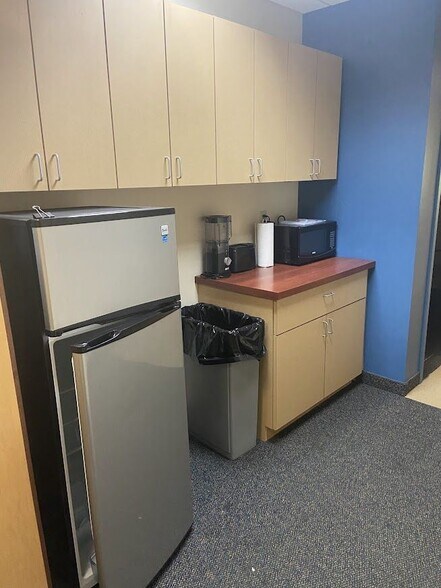 More Photos Of 94 River Rd, Hudson Distribution For Sale