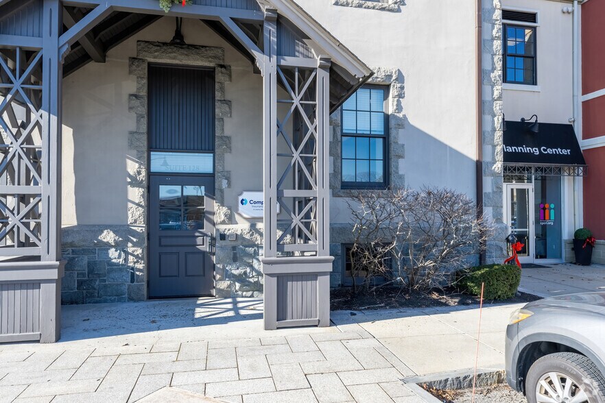 More Photos Of 1000 Chapel View Blvd, Cranston Apartments For Lease