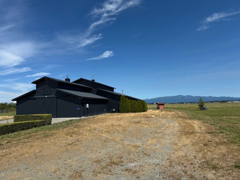 More Photos Of 14285 Laconner Whitney rd, Mount Vernon General Retail For Lease