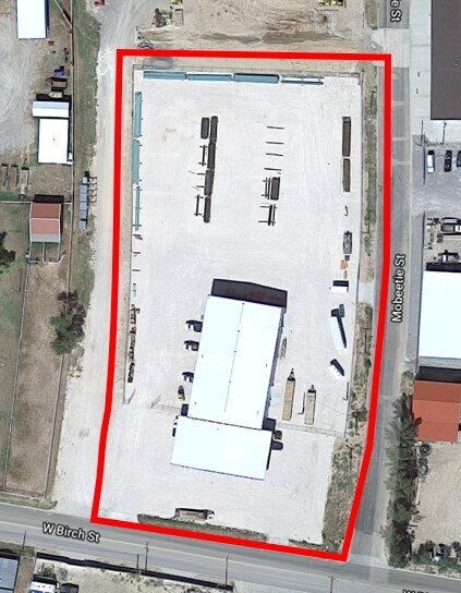 More Photos Of 1010 Mobeetie St, Canadian Light Distribution For Lease