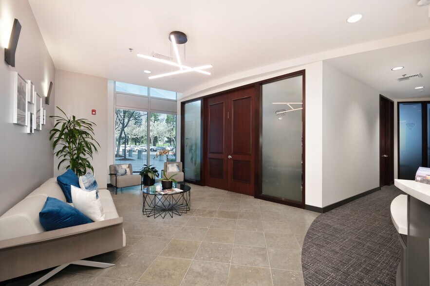 More Photos Of 1425 River Park Dr, Sacramento Office For Lease