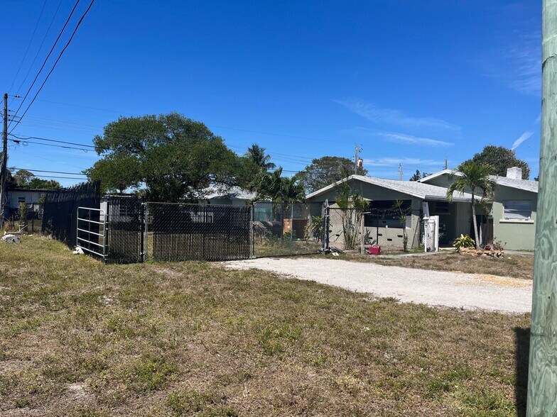 More Photos Of 977 Miner Rd, Lantana Apartments For Sale