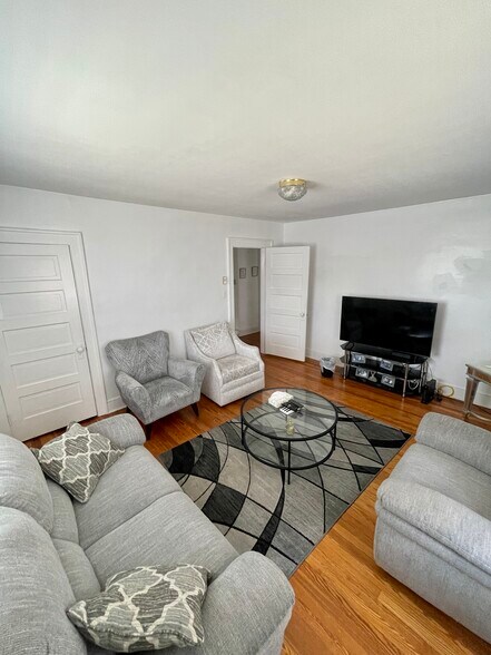 More Photos Of 506 E Liberty St, Charles Town Apartments For Sale