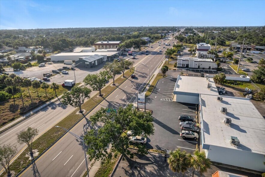 More Photos Of 2131-2143 S Tamiami Trl, Venice Storefront Retail Office For Sale