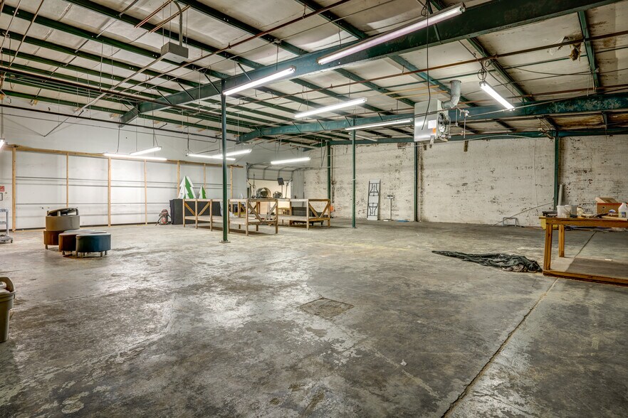 More Photos Of 1725 Davis St, Rocky Mount Warehouse For Lease