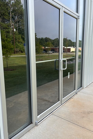 More Photos Of 670 Old Hull, Athens Flex For Lease