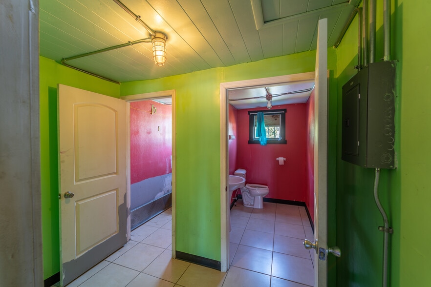 More Photos Of 1412 N Magnolia Ave, Ocala Restaurant For Sale