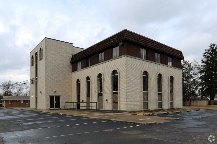 More Photos Of 1919 E 52nd St, Indianapolis Office For Lease