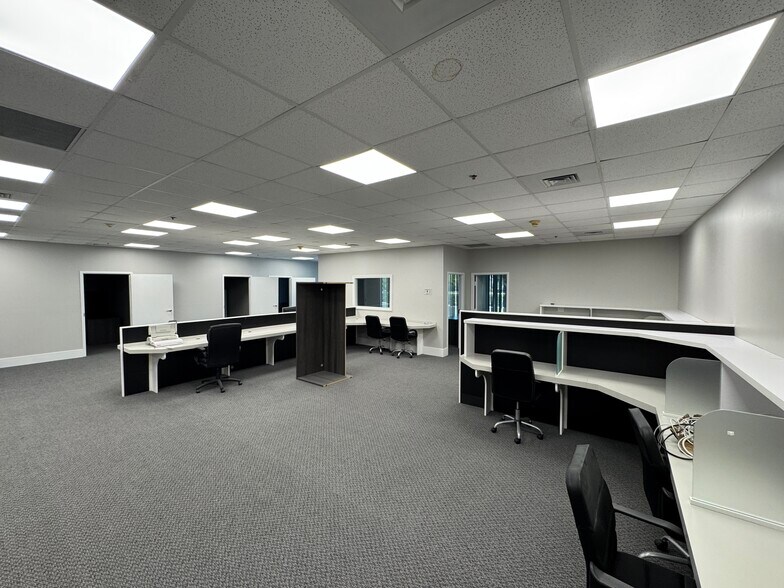 More Photos Of 901-925 Clint Moore Rd, Boca Raton Loft Creative Space For Sale