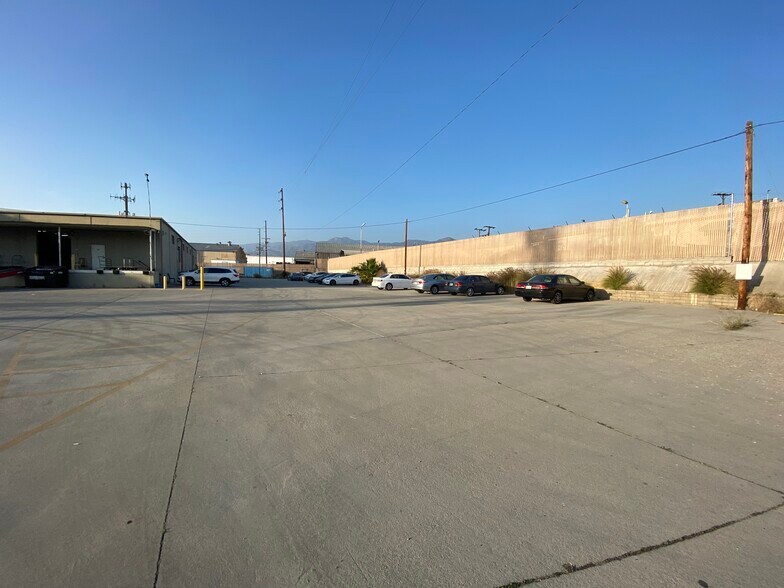 More Photos Of 4623 Brazil St, Los Angeles Manufacturing For Lease