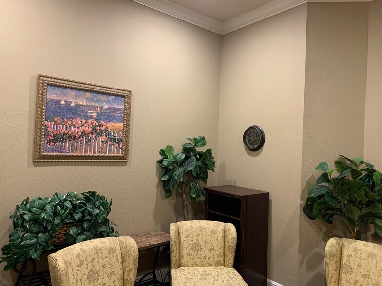 More Photos Of 26205 Oak Ridge Dr, Spring Medical For Lease