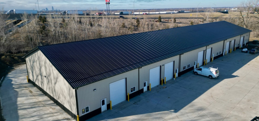 More Photos Of 1605 51st Ave, Des Moines Industrial For Lease
