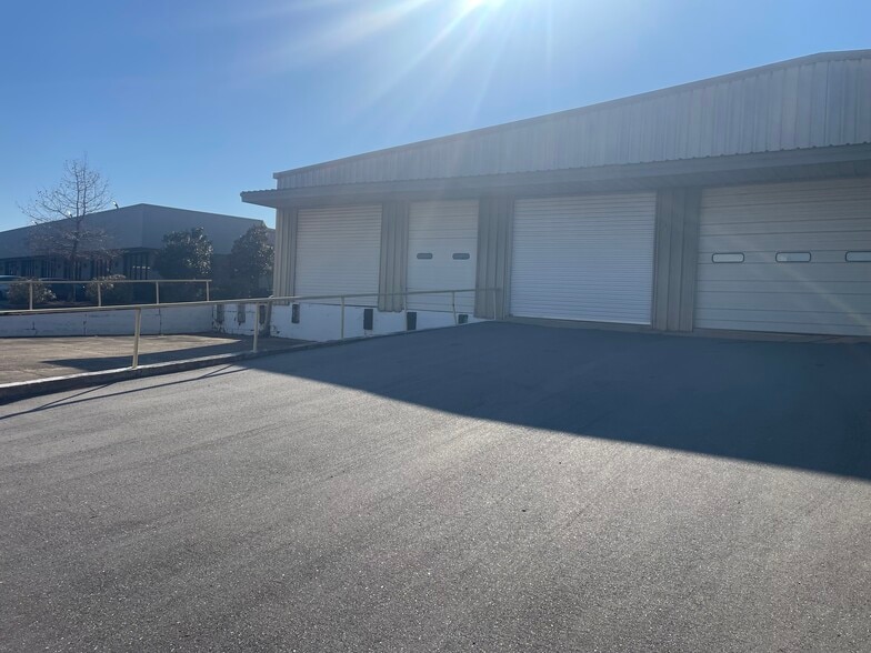 More Photos Of 750 Lakeside Dr, Mobile Light Distribution For Lease