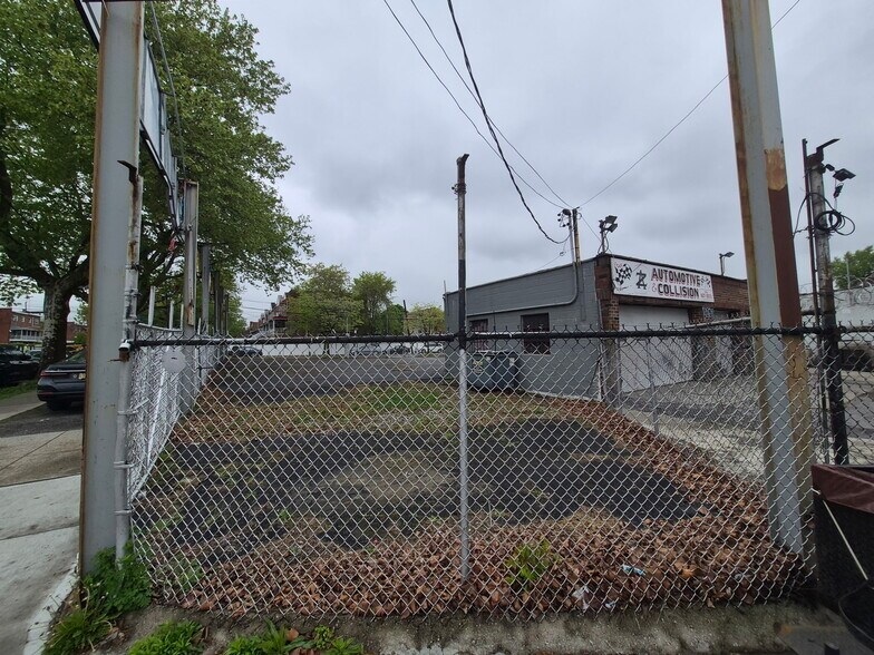 More Photos Of 3203 Boston Rd, Bronx Auto Dealership For Lease