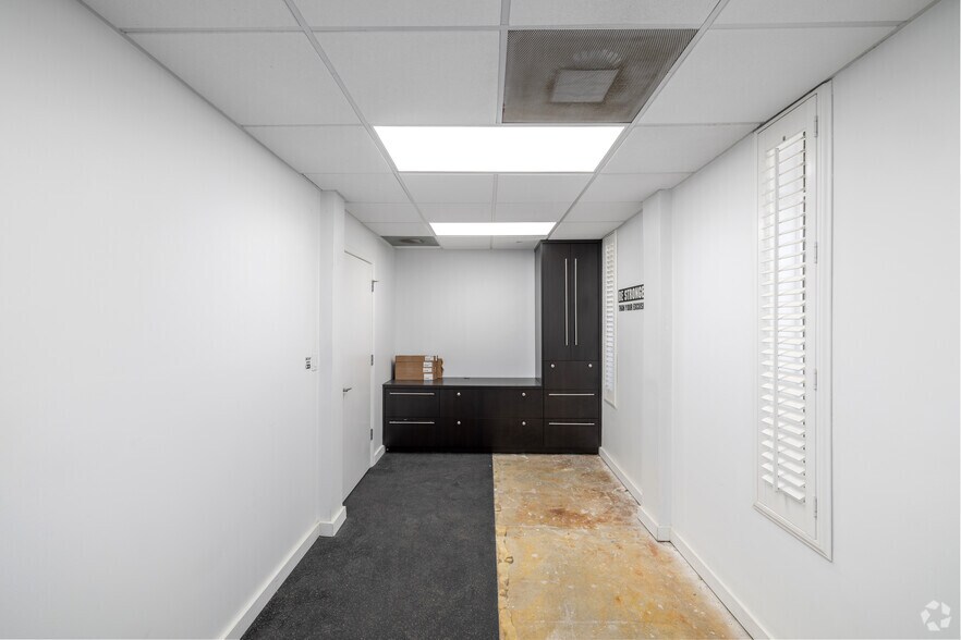 More Photos Of 5240-5260 NW 167th St, Miami Gardens Warehouse For Lease