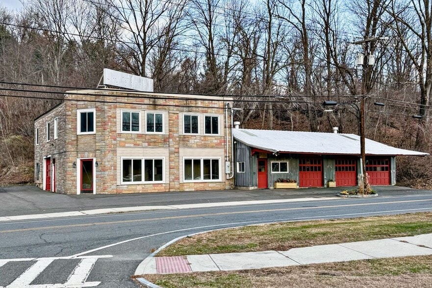 Primary Photo Of 435 Deerfield St, Greenfield Freestanding For Sale