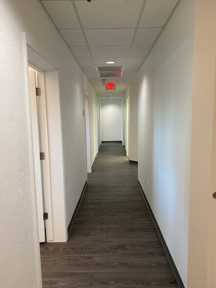 More Photos Of 5700 W Olive Ave, Glendale Medical For Lease