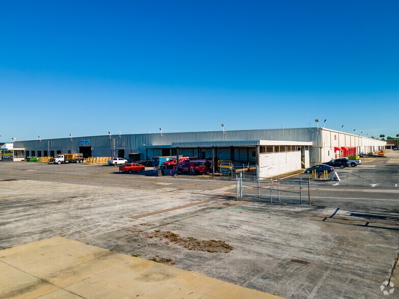 More Photos Of 1820 Massaro Blvd, Tampa Warehouse For Lease