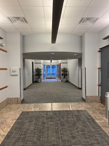 More Photos Of 3005 Boardwalk Dr, Ann Arbor Office For Lease