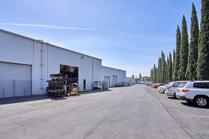 More Photos Of 1115 S Placentia Ave, Fullerton Light Manufacturing For Sale